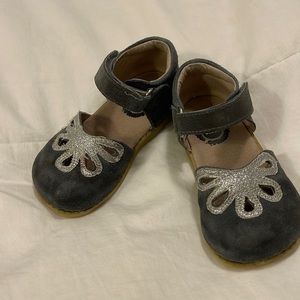 Livie & Luca pedal Mary Jane’s, size 8
